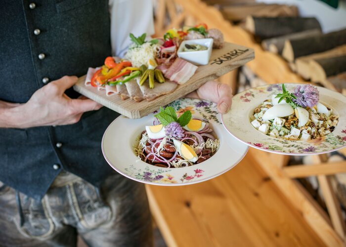 Typical Styrian - Brettljause and beetle beans | © Thermen- & Vulkanland | Harald Eisenberger