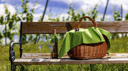 Picnic in the vineyard | © Steiermark Tourismus | Harry Schiffer