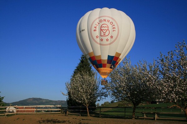 Ballooning Hofkirchen_Balloon launch_Eastern Styria | © Ballonhotel Thaller