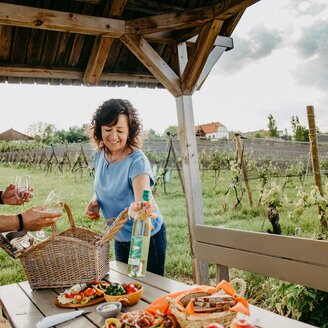 Picknick im Weingarten Bergstadl Bad Waltersdorf | © Bergstadl GmbH & Co KG