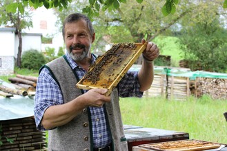 Beekeeper Kreiner_Bees_Oststeiermark | © Tourismusverband Oststeiermark