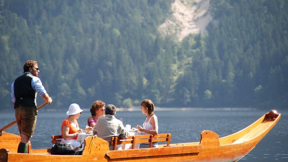 Buch&Boot, Altaussee, Plättenfahrt | ©  Boote Salzkammergut