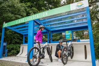 E-Bike Ladestation Kurpark | © Thermen- und Vulkanland