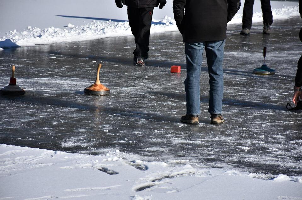 Eisstockschießen beim Eislaufplatz Pusterwald - Impression #1