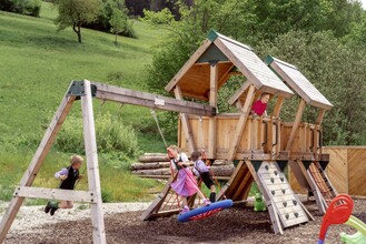 Spielplatz Narzissendorf Zloam Spielturm | © Narzissendorf Zloam, www.zloam.at