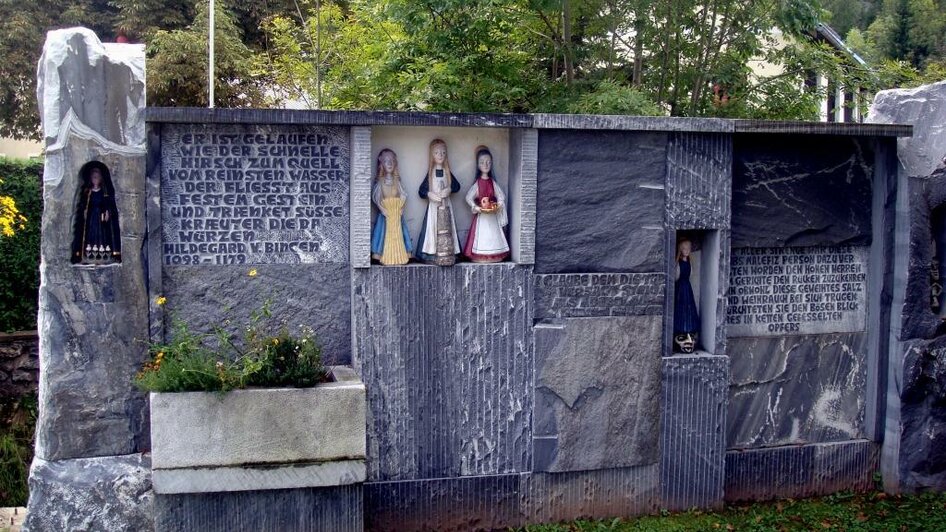 Frauenbrunnen_Geistthal Steinwand | © Reinhold Waldhaus