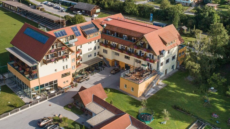 Hotel Angerer-Hof_Luftaufnahme_Oststeiermark | © Hotel Angerer-Hof