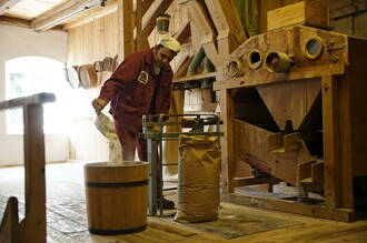 Posch Mühle_bei der Arbeit_Oststeiermark | © Tourismusverband Oststeiermark