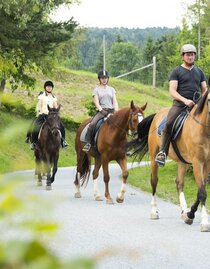 Horseback riding at the Hotel Muhr_Rider_Eastern Styria | © Hotel Muhr | Helmut Schweighofer | © Hotel Muhr