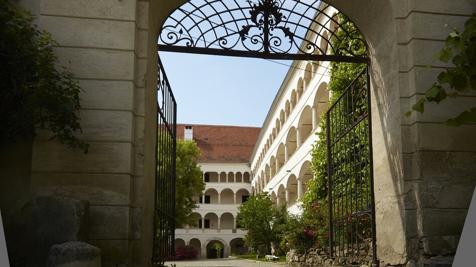 Schloss Spielfeld Eingang | © Manfred Donauer