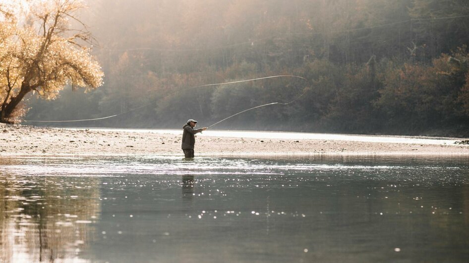 Fischen in der Enns | © Stefan Leitner