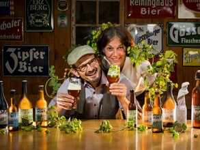 Gastgeber Reini & Helga Schenkermaier | © Restaurant Erzbergbräu