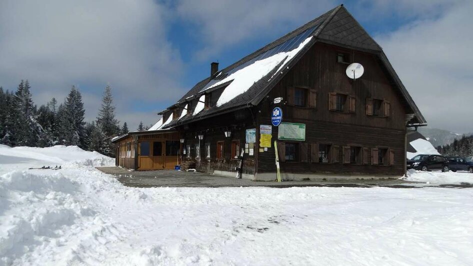 Salzstieglhaus im Winter_Außenansicht | © Salzstieglhaus