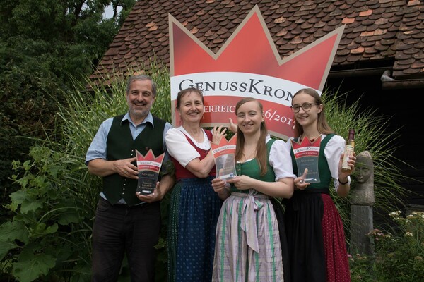 Franz, Christine, Christina, Julia | © Erlebnis- und Genusswelt Farmer-Rabensteiner