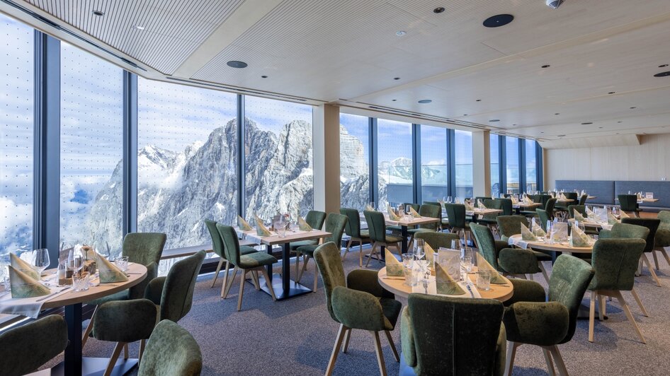 Genuss im Dachstein Gletscherrestaurant | © Harald Steiner