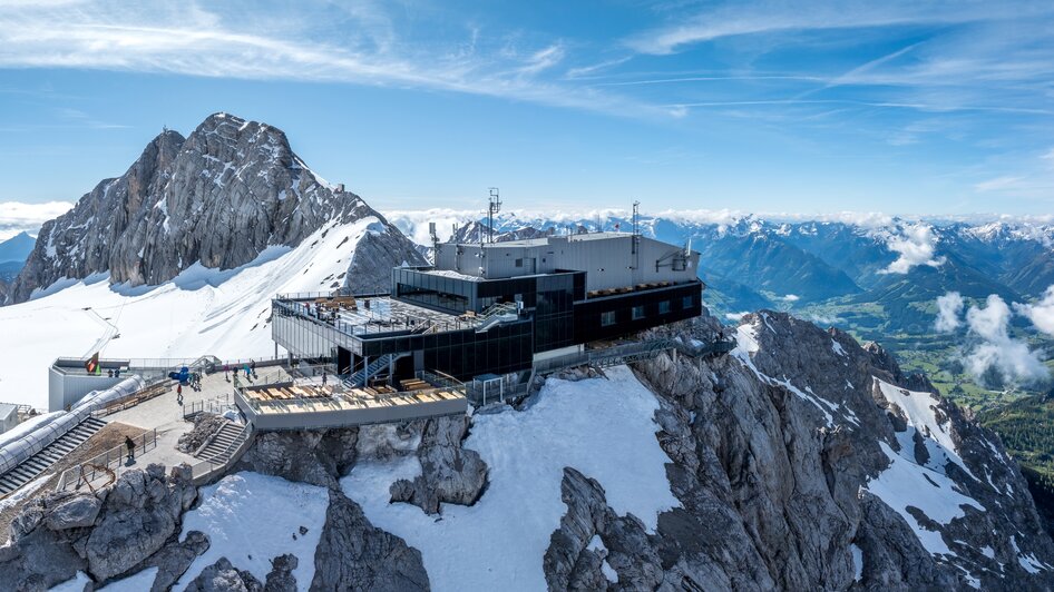 Neue Perspektiven am Dachstein Gletscher | © Josh Absenger