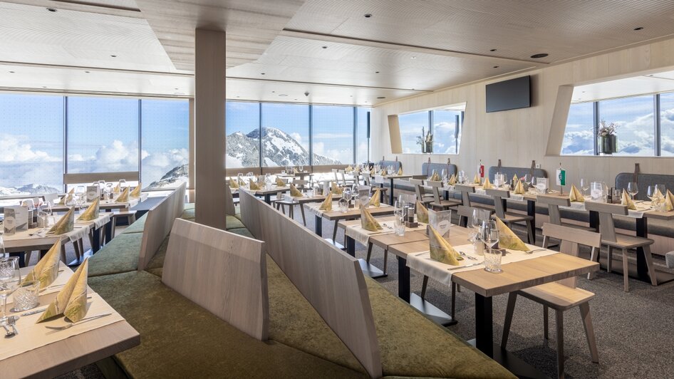 Genuss im Dachstein Gletscherrestaurant | © Harald Steiner