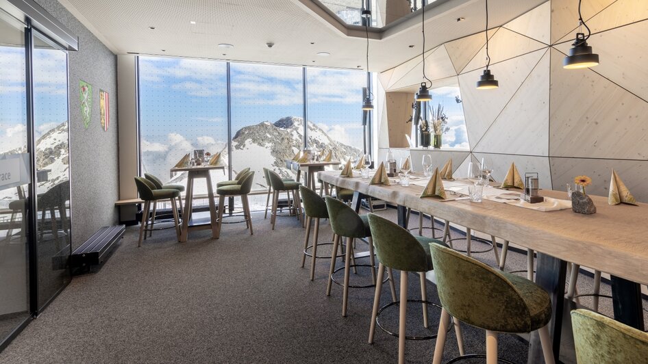 Genuss im Dachstein Gletscherrestaurant | © Harald Steiner