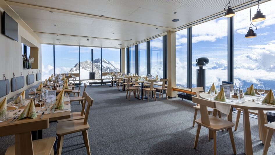 Genuss im Dachstein Gletscherrestaurant | © Harald Steiner