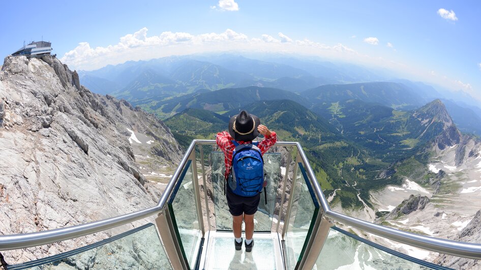 Treppe ins Nichts am Dachstein